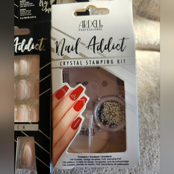 Aoral Nail Addict Press-On Nails and Stamping Kit Bundle - Picture 2 of 8